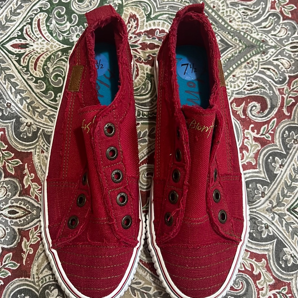 Blowfish Slip on tennis shoes